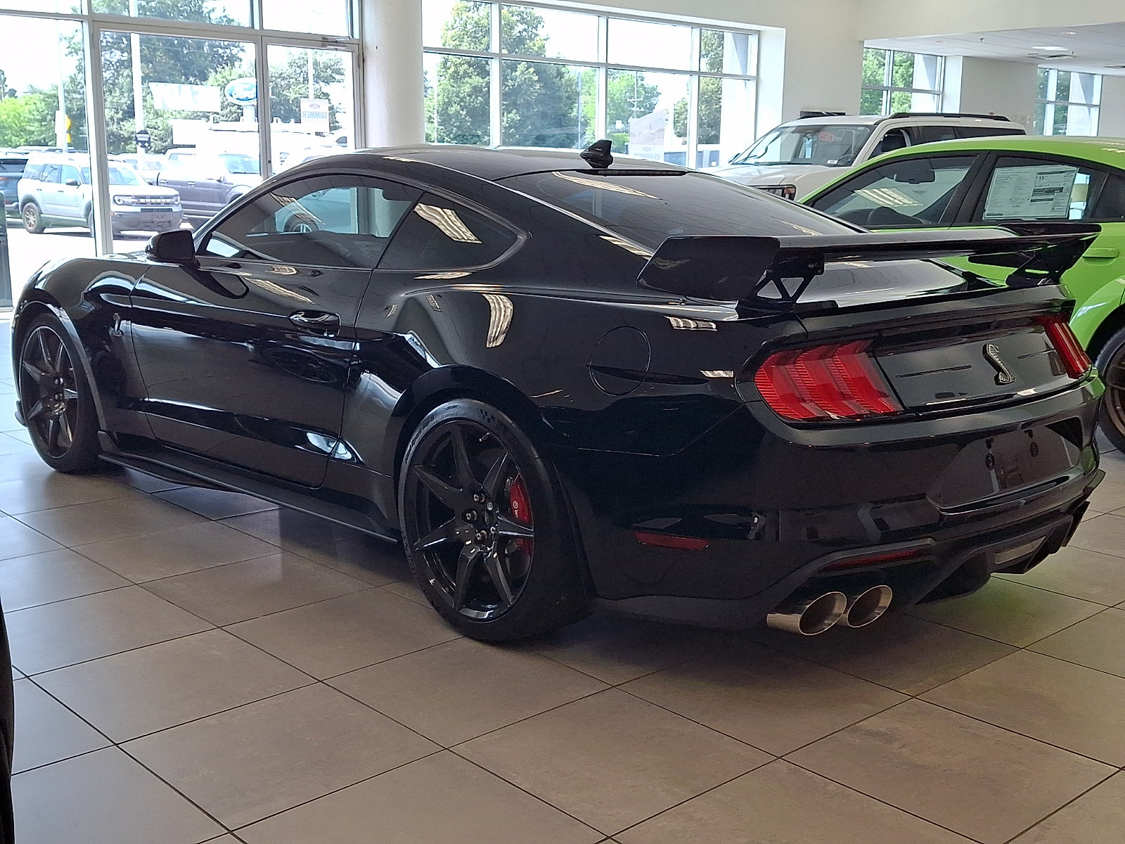 Certified 2020 Ford Mustang Shelby GT500 w/ Carbon Fiber Track Pack RWD image 5