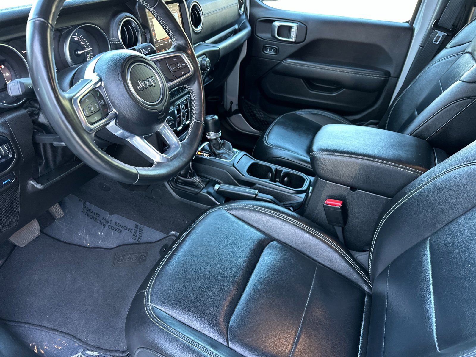 Used 2023 Jeep Wrangler Unlimited Sahara w/ Cold Weather Group AWD/4WD image 9