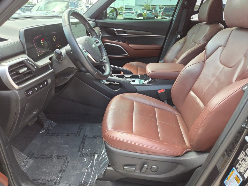 Used 2024 Kia Telluride EX w/ EX Captain's Chair Package FWD image 25