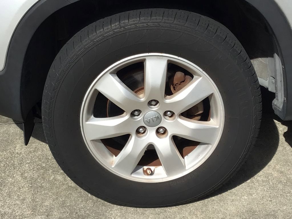 Used 2013 Kia Sorento LX w/ Third Row Pkg image 11