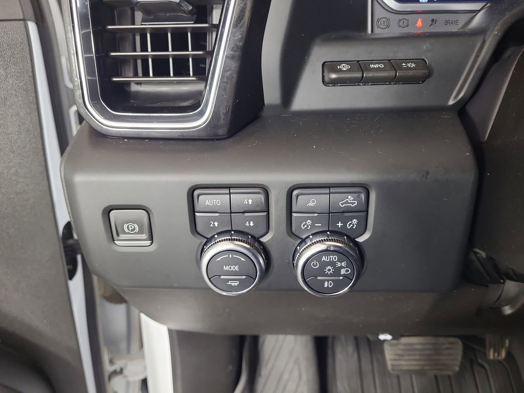 Used 2024 GMC Sierra 3500 Denali Ultimate image 16