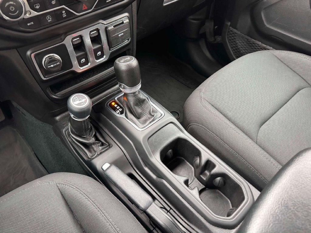 Used 2022 Jeep Wrangler Sport AWD/4WD image 30