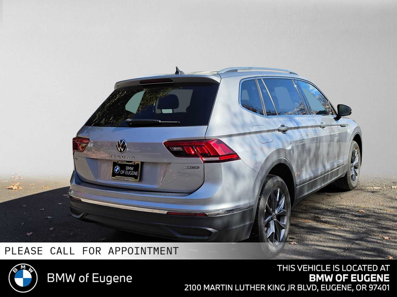 Used 2022 Volkswagen Tiguan SE AWD/4WD image 3