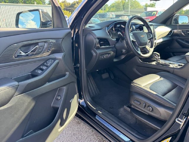 Used 2023 Chevrolet Traverse High Country w/ LPO, Floor Liner Package AWD/4WD image 16