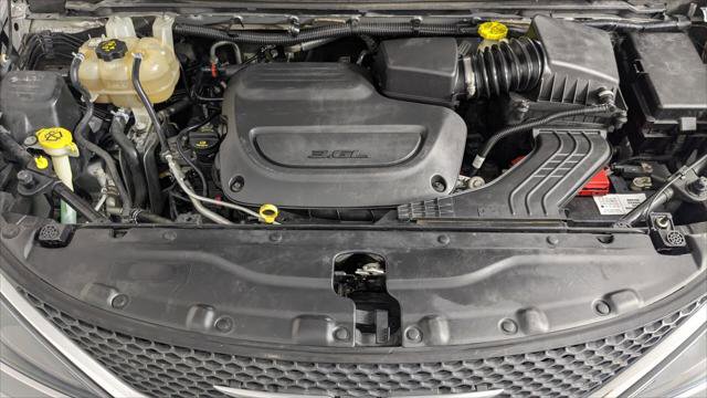 Used 2020 Chrysler Voyager Lxi image 30
