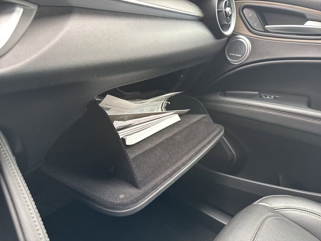 Used 2018 Alfa Romeo Stelvio Ti image 40