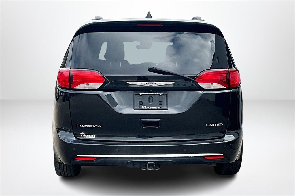 Used 2019 Chrysler Pacifica Limited w/ Tire & Wheel Group image 6