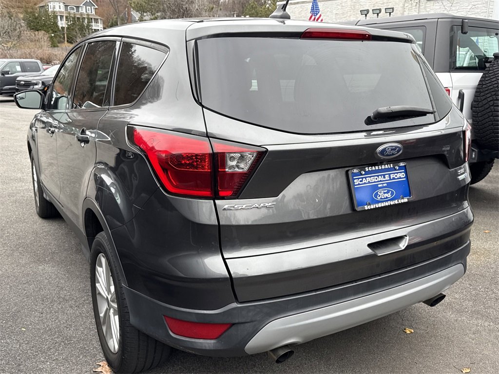 Used 2019 Ford Escape SE image 4