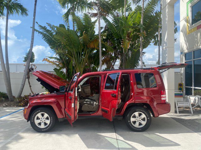 Used 2010 Jeep Liberty Sport w/ Popular Equipment Group image 9