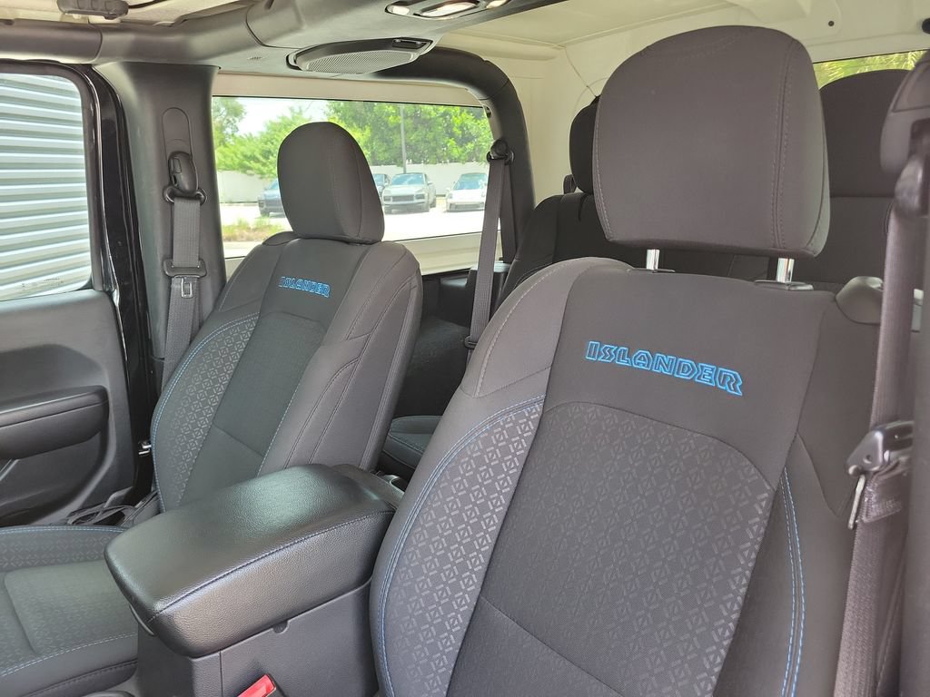 Used 2021 Jeep Wrangler Sport AWD/4WD image 5