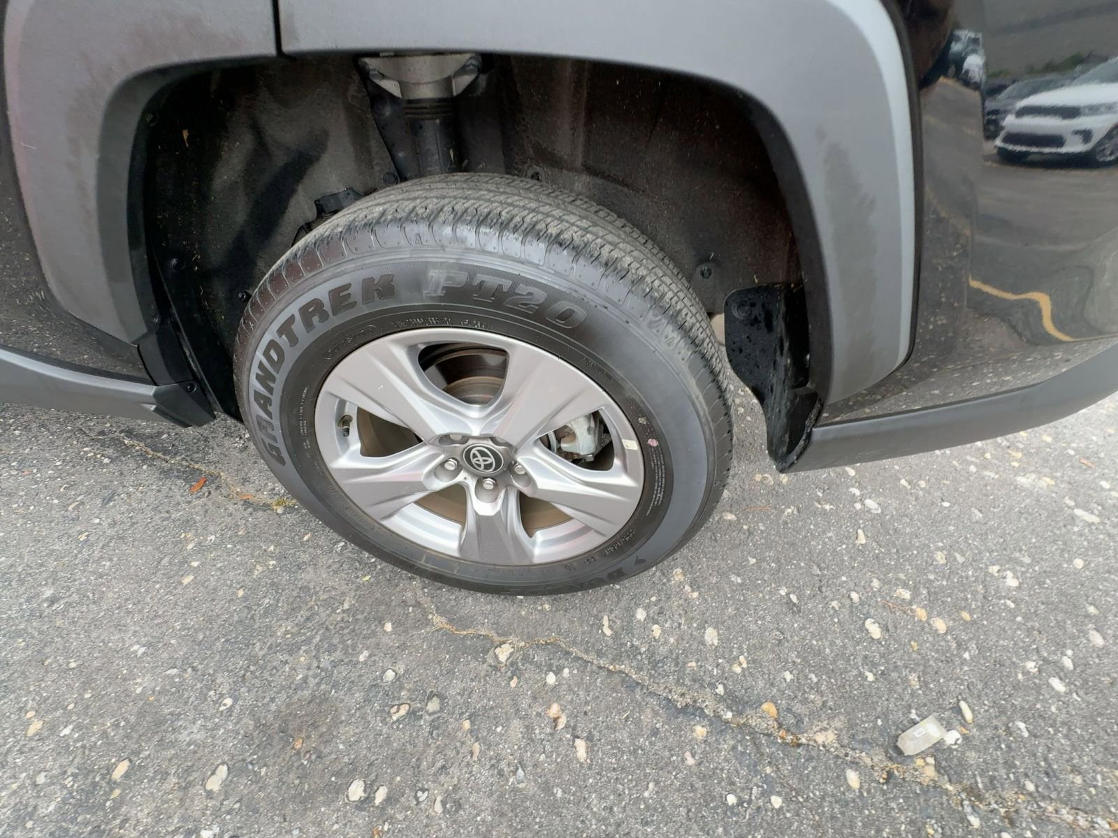 Used 2025 Toyota RAV4 XLE image 14