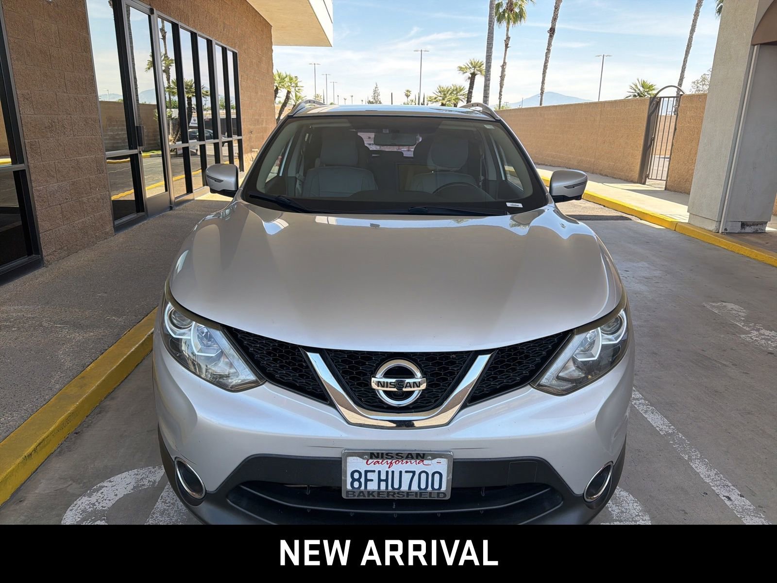 Used 2018 Nissan Rogue Sport SV w/ SV Technology Package FWD image 2