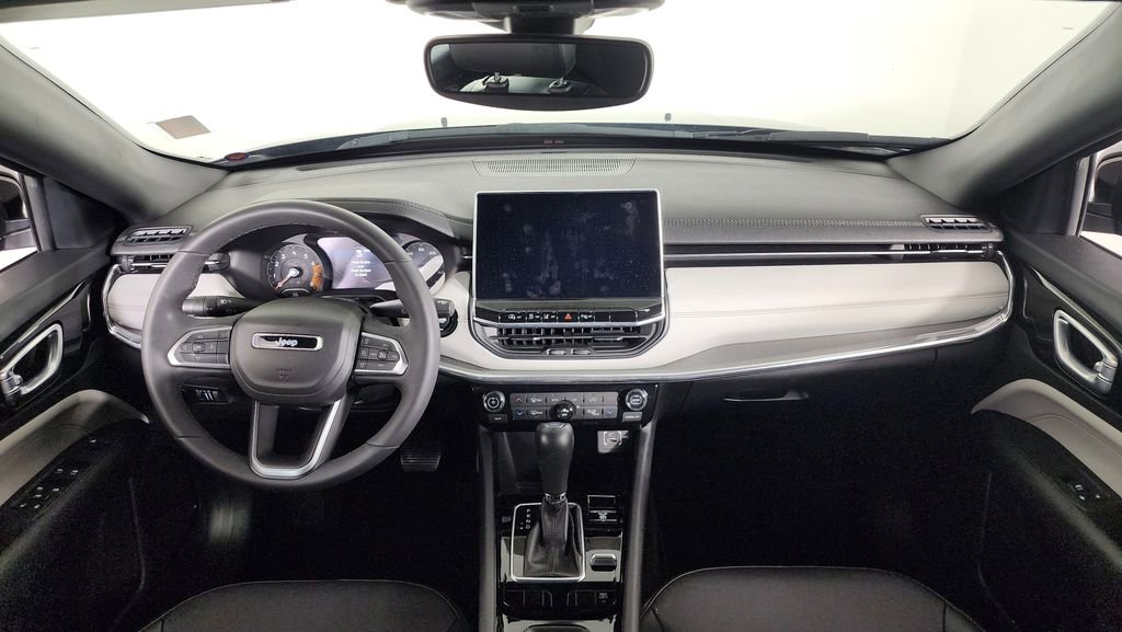 Used 2023 Jeep Compass Limited image 32