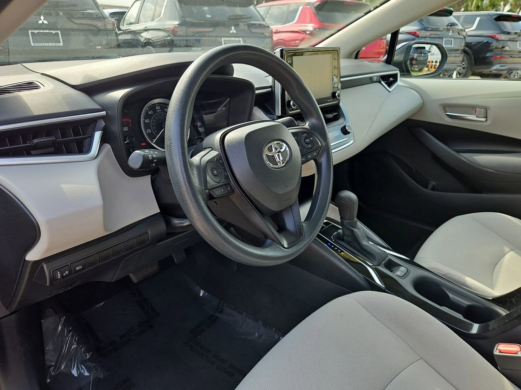 Used 2021 Toyota Corolla LE w/ LE Convenience Package image 15