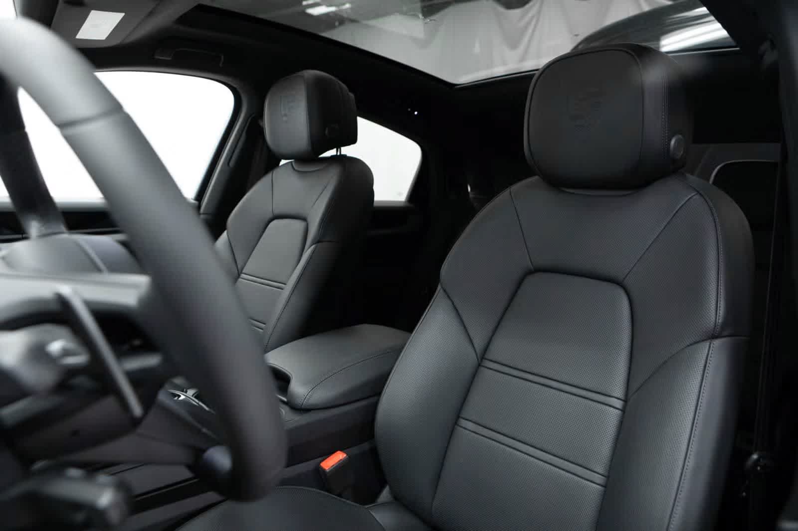 Certified 2026 Porsche Cayenne S AWD/4WD image 5
