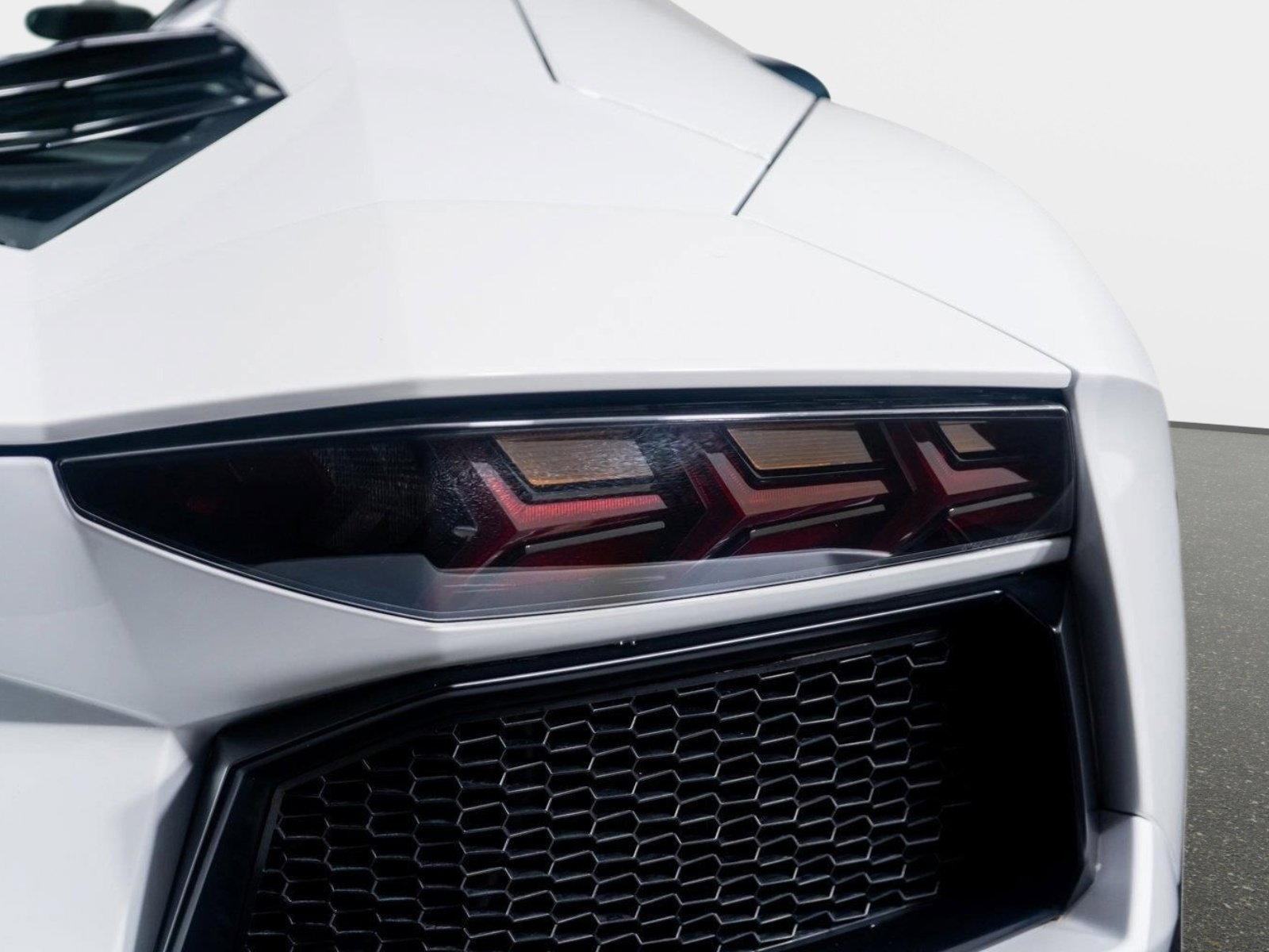 Used 2015 Lamborghini Aventador LP 700-4 image 13