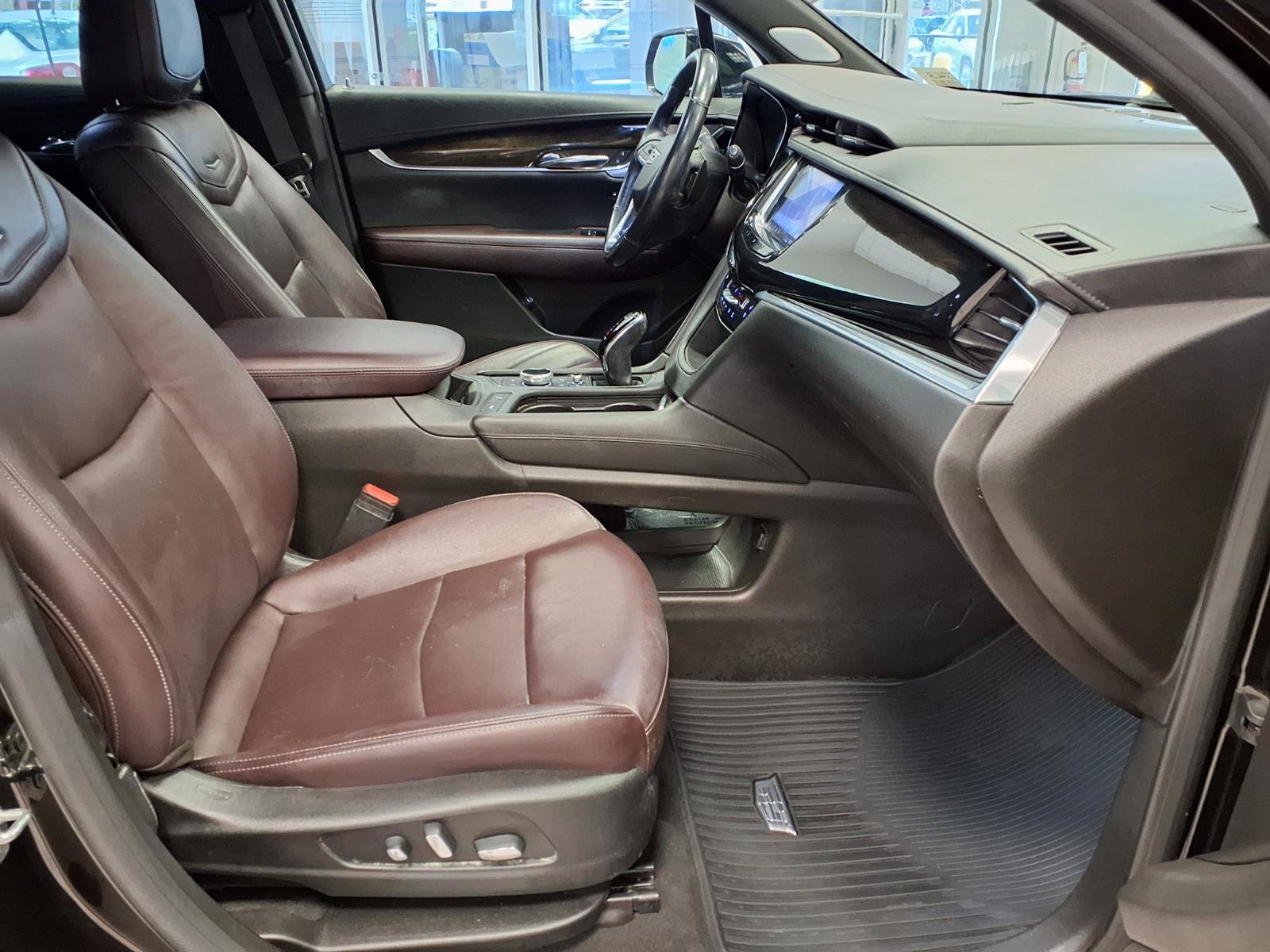 Used 2020 Cadillac XT6 Premium Luxury FWD image 9