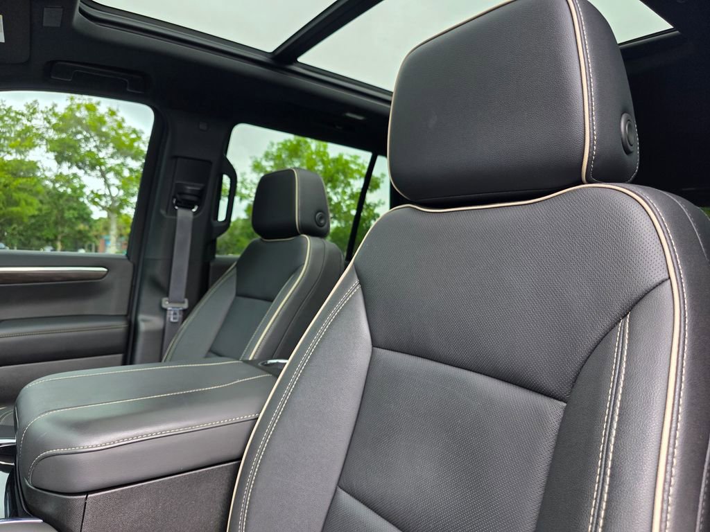 Used 2025 Chevrolet Tahoe Premier w/ Sun And Tow Package RWD image 13