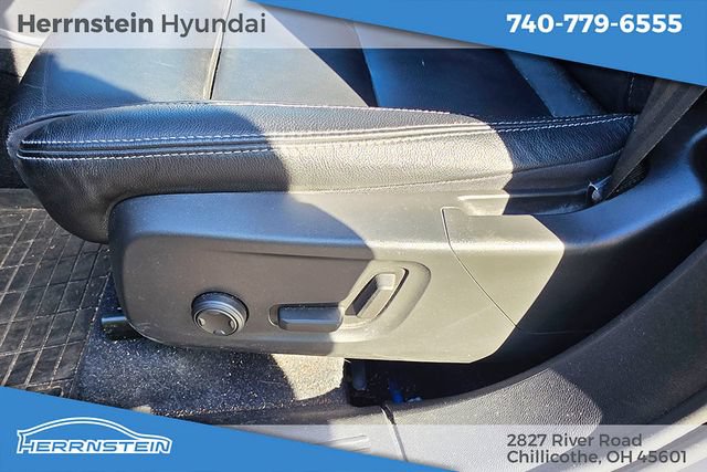 Used 2024 Volvo XC40 B5 Plus w/ Climate Package AWD/4WD image 16
