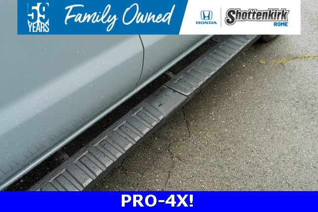 Used 2023 Nissan Frontier PRO-4X w/ Technology Package image 15