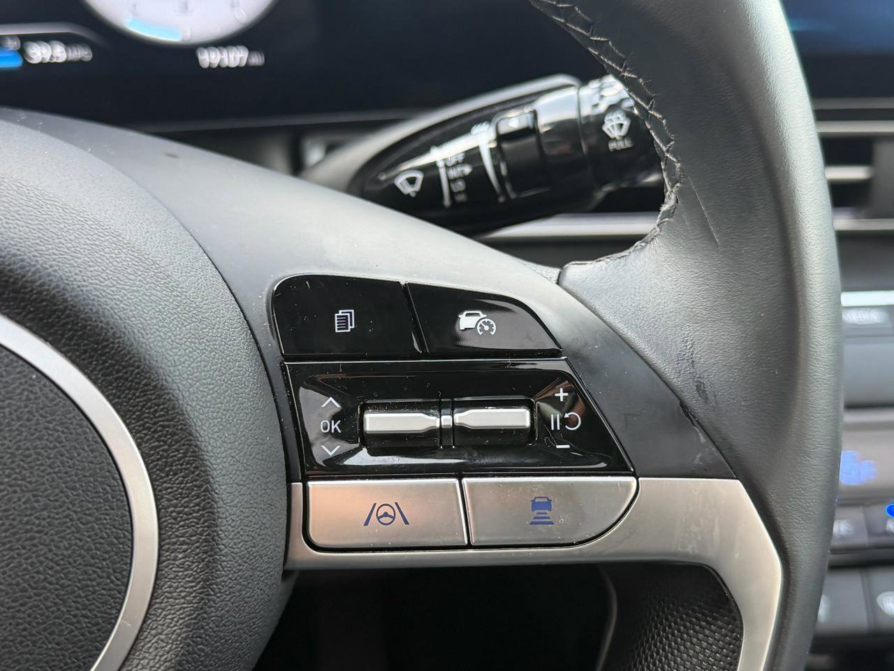 Used 2025 Hyundai Elantra SEL image 15