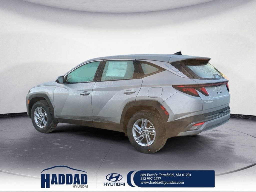 New 2025 Hyundai Tucson SE image 3