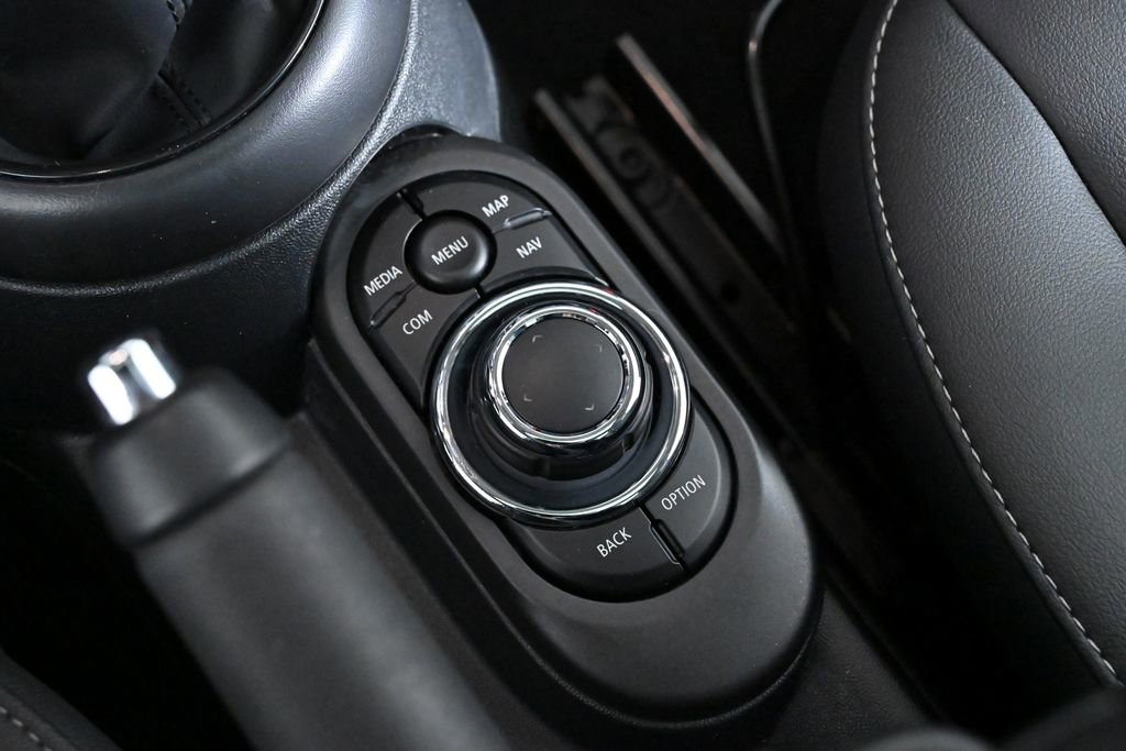 Certified 2024 MINI Cooper 2-Door Hardtop image 20