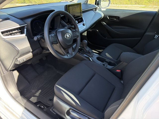 Used 2026 Toyota Corolla LE FWD image 9