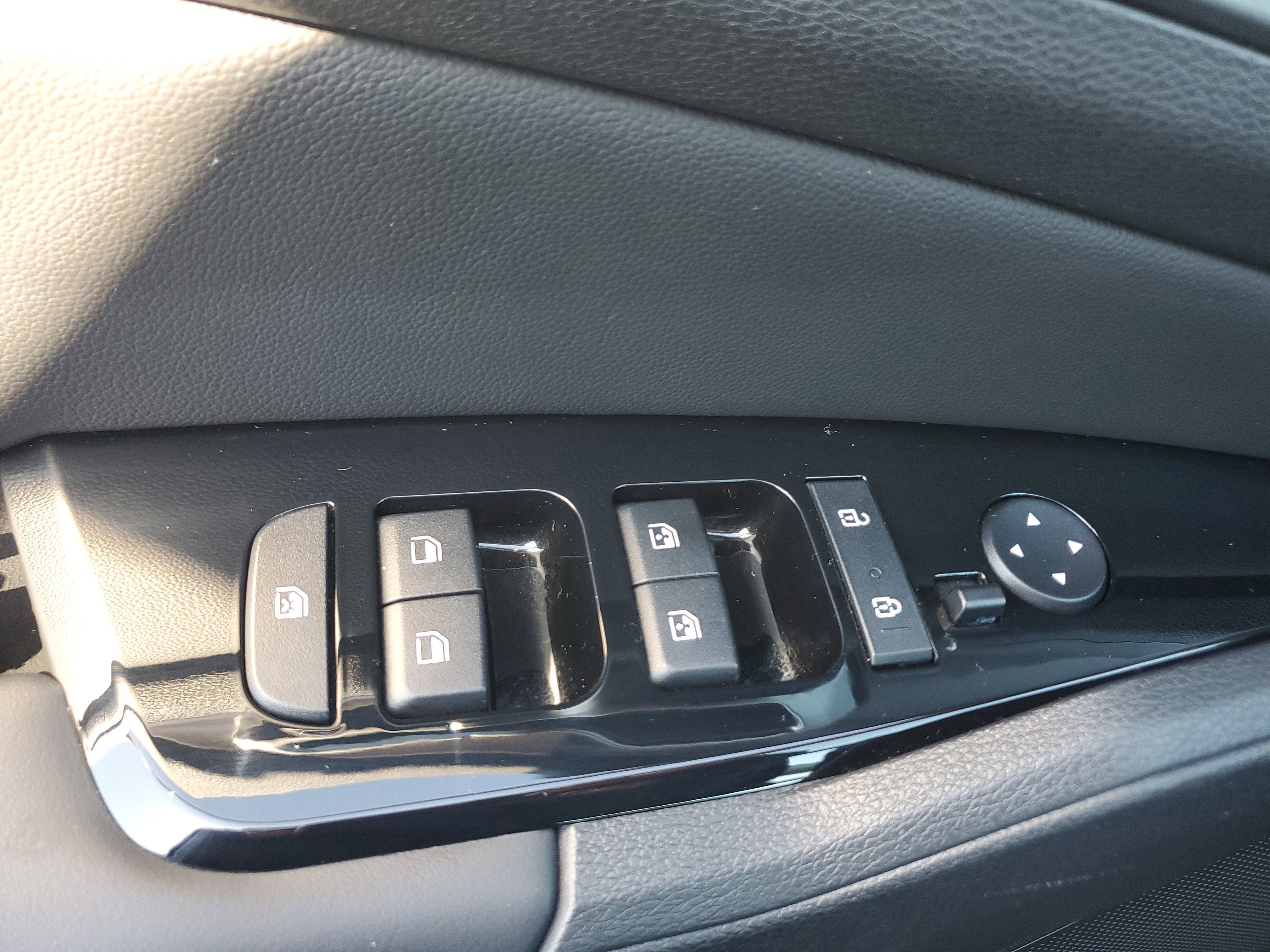 Used 2023 Kia Sportage EX image 28