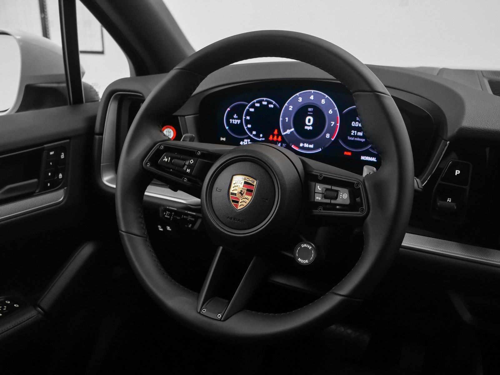 Certified 2025 Porsche Cayenne image 28