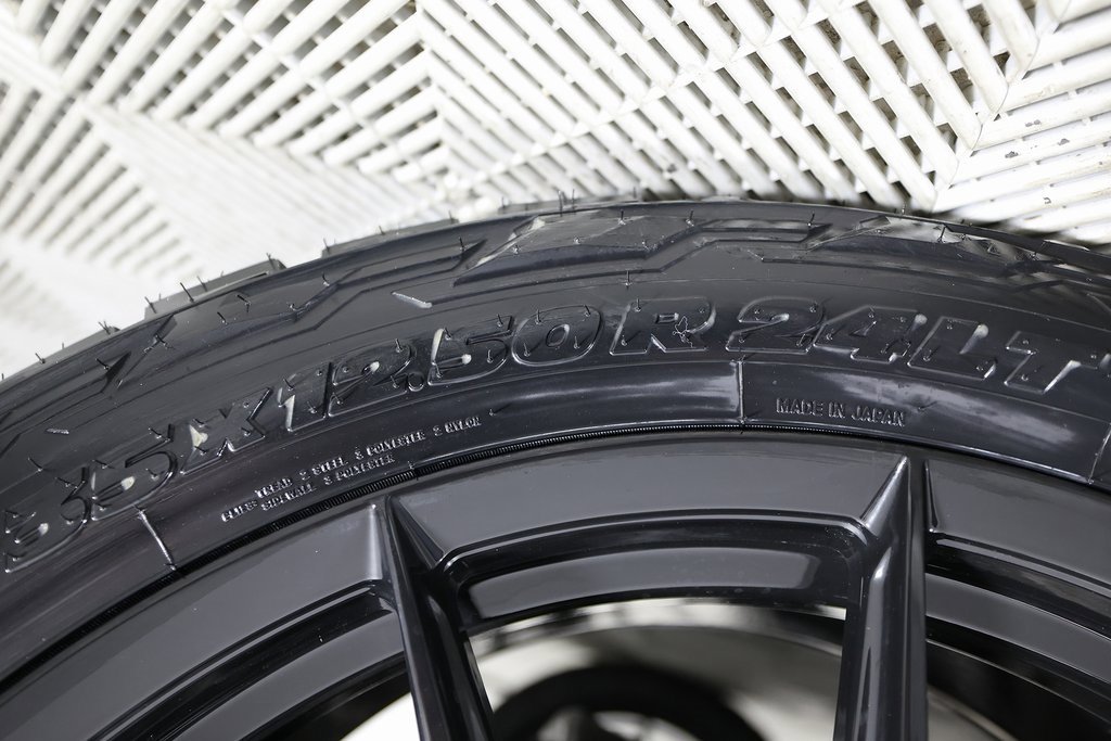 Used 2026 Cadillac Escalade ESV Platinum Luxury w/ LPO, Floor Liner Package image 52