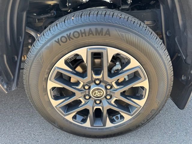 Used 2022 Toyota Tundra Limited image 11