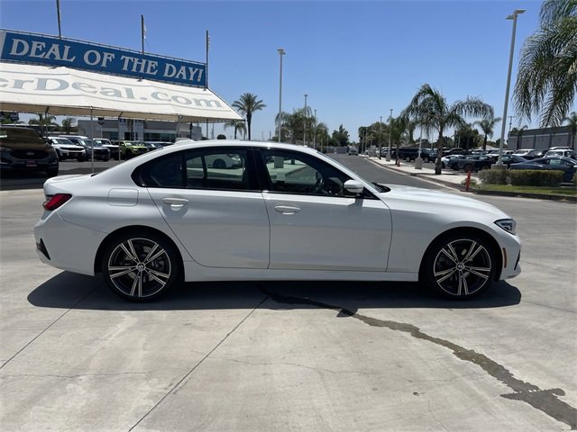 Used 2022 BMW 330i Sedan w/ Driving Assistance Package image 9