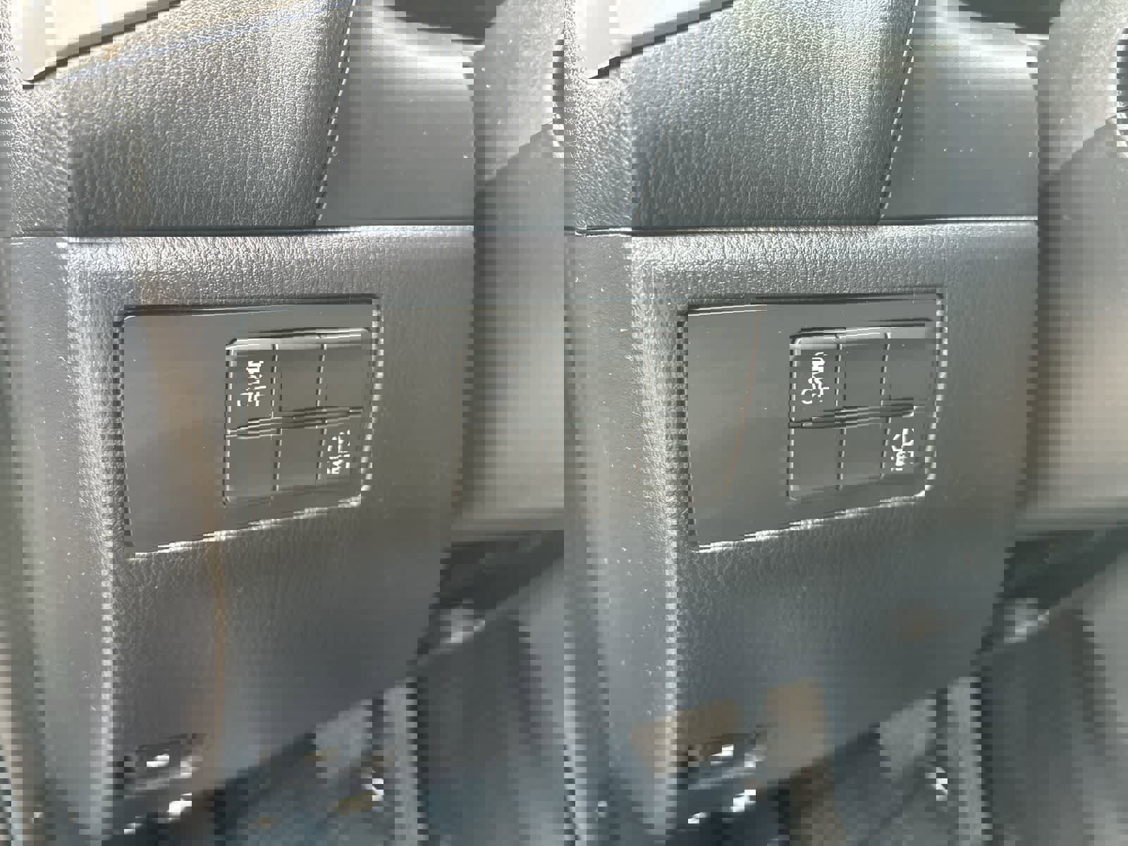 Used 2018 MAZDA MAZDA3 Touring image 11