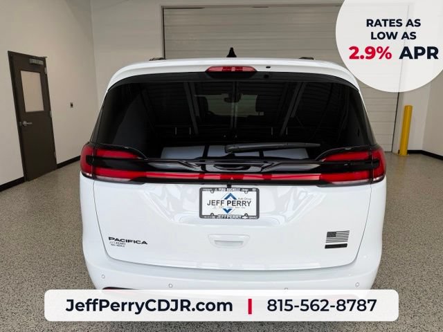 New 2027 Chrysler Pacifica Select FWD image 4