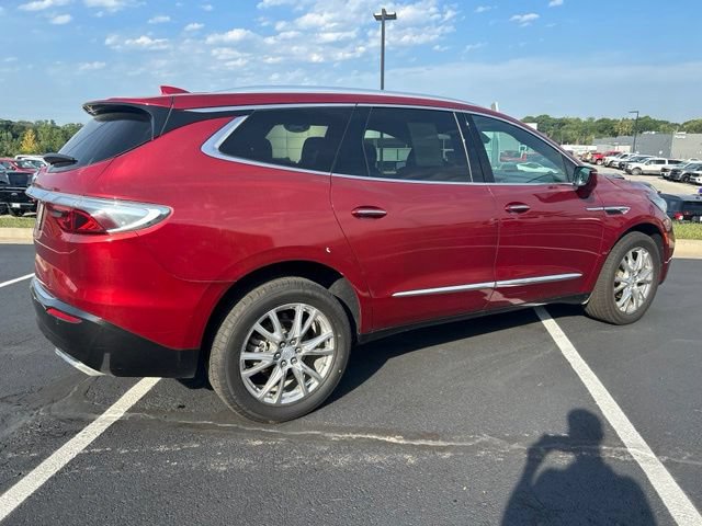 Used 2022 Buick Enclave Premium AWD/4WD image 10