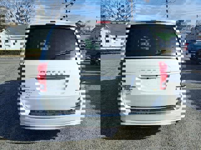 Used 2019 Dodge Grand Caravan SE FWD image 11
