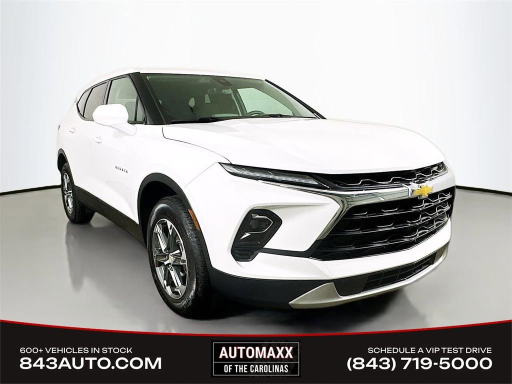 Used 2024 Chevrolet Blazer LT FWD image 1