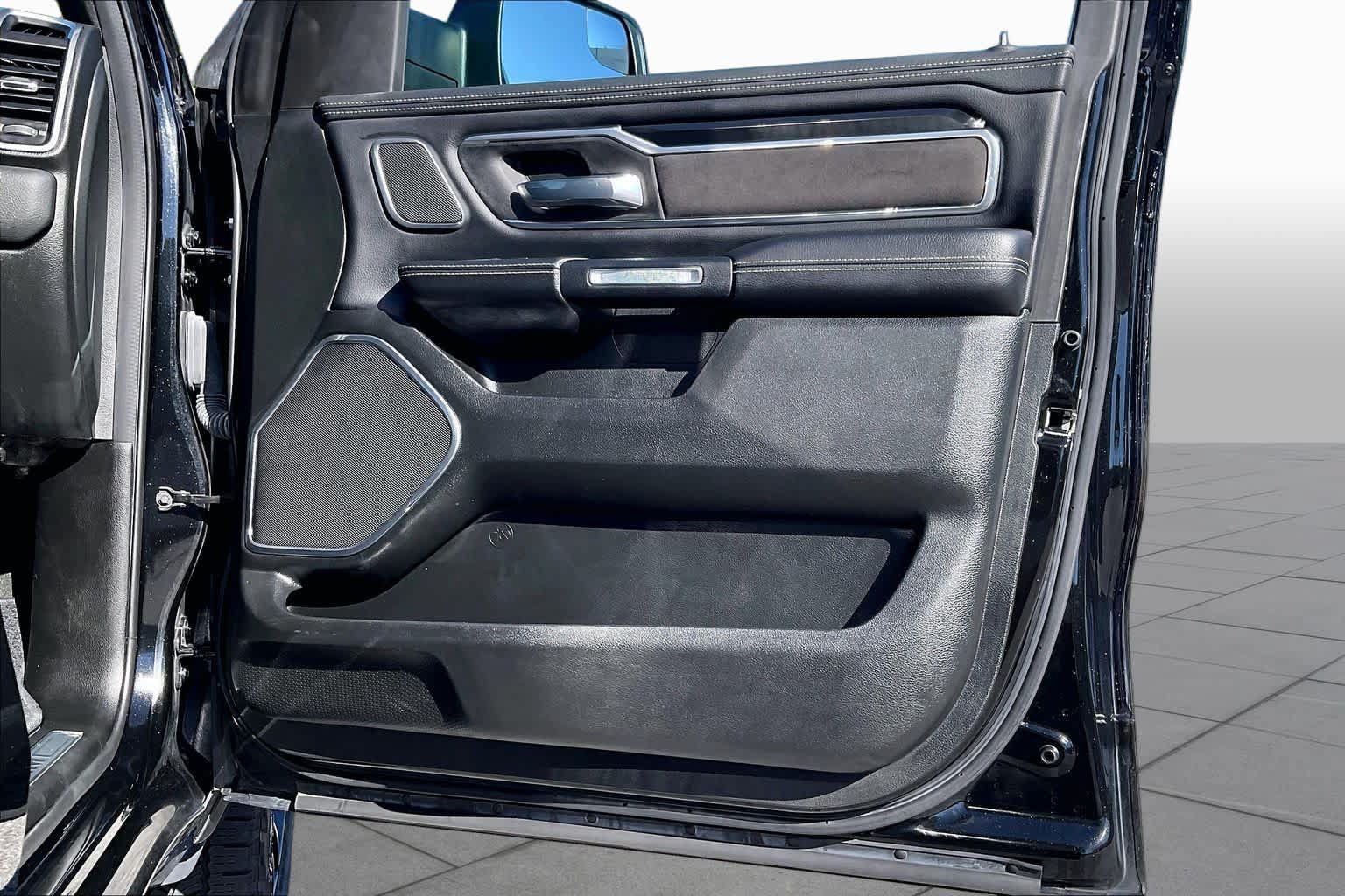 Used 2022 RAM 1500 Laramie AWD/4WD image 23