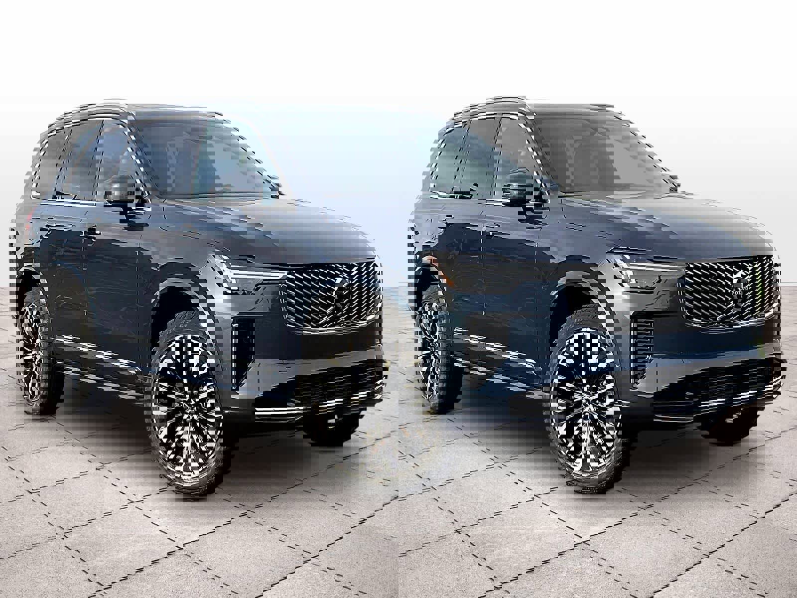 New 2026 Volvo XC90 B5 Plus w/ Protection Package image 2