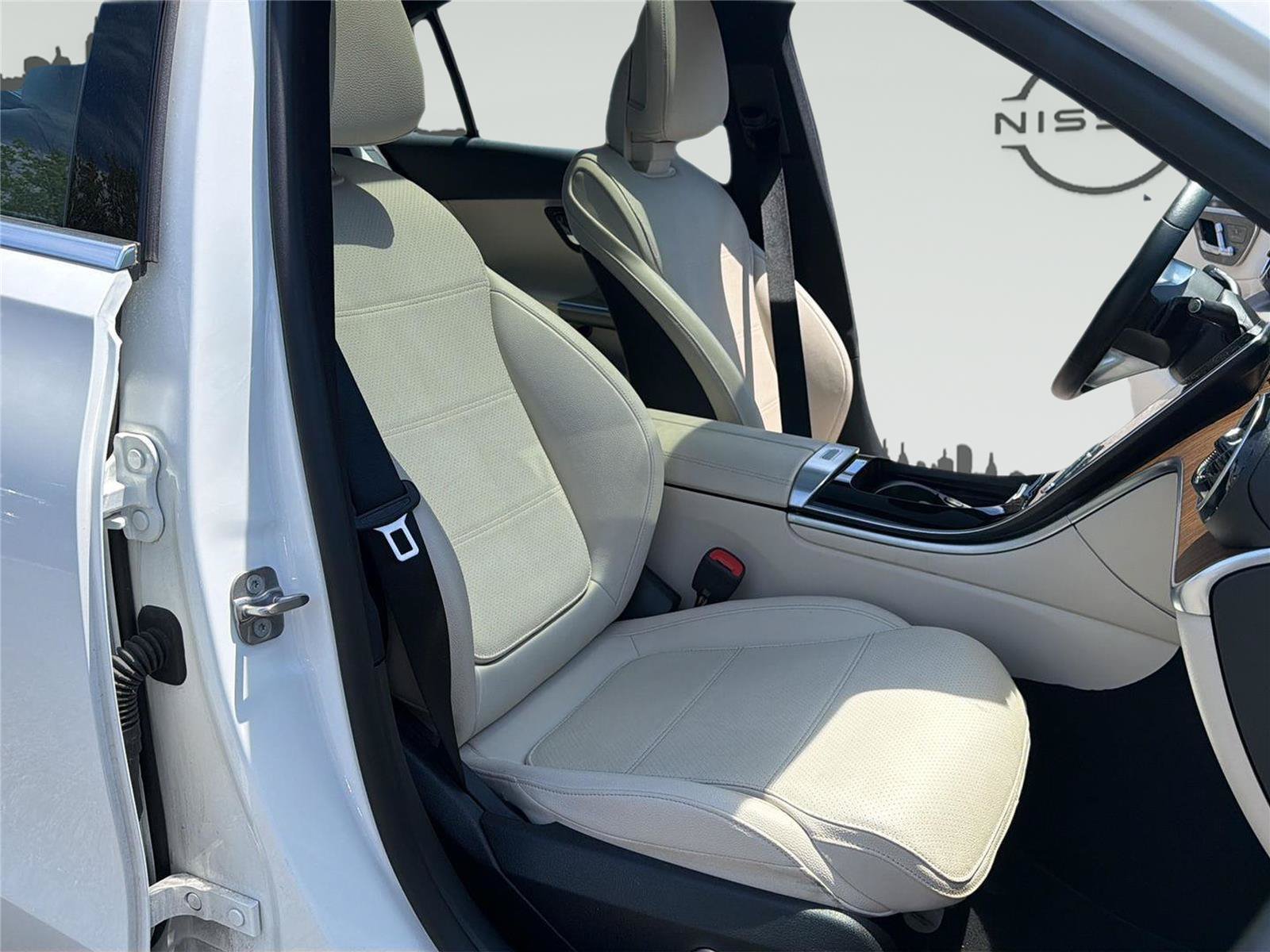 Used 2025 Mercedes-Benz C 300 4MATIC Sedan image 27