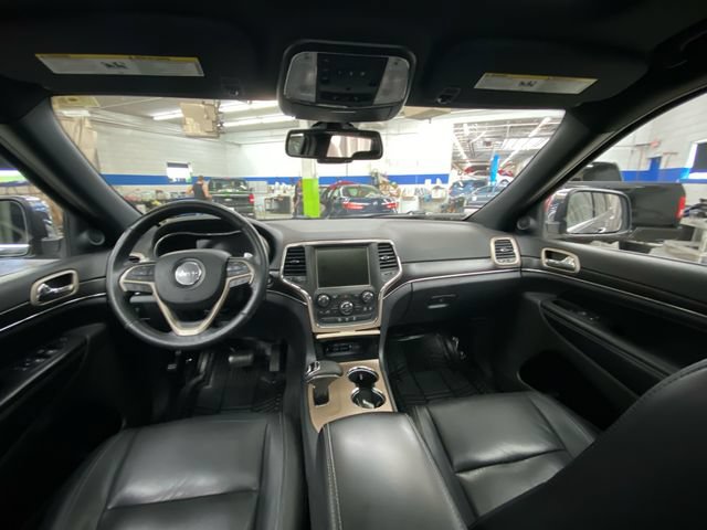 Used 2015 Jeep Grand Cherokee Limited w/ Trailer Tow Group IV AWD/4WD image 28
