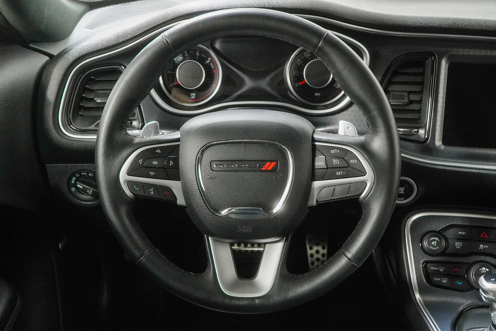 Used 2015 Dodge Challenger R/T Plus RWD image 23