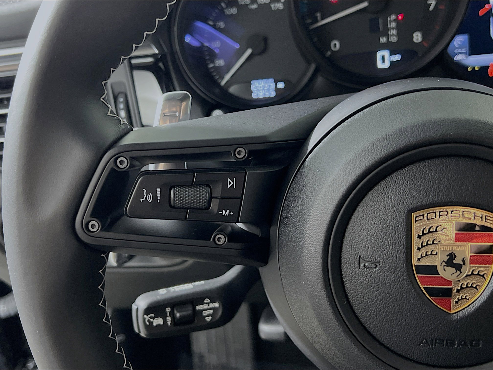 Used 2025 Porsche Macan Turbo image 19