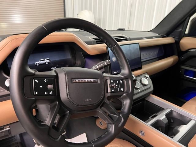 Used 2025 Land Rover Defender 130 V8 image 12