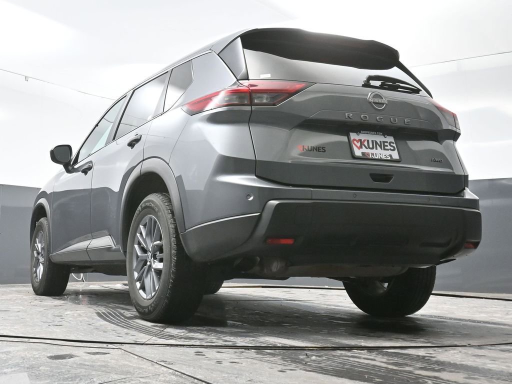 Used 2024 Nissan Rogue S image 53