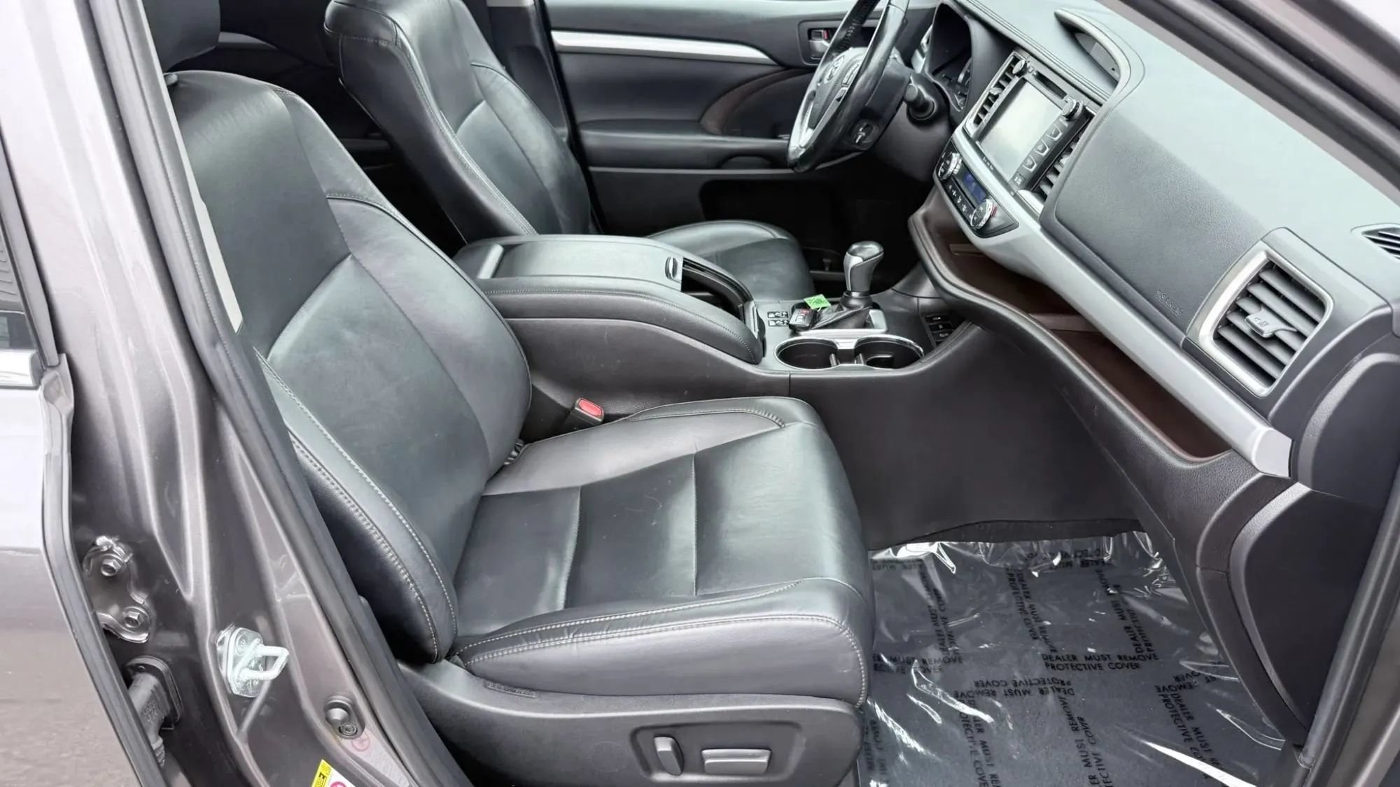 Used 2019 Toyota Highlander XLE AWD/4WD image 38