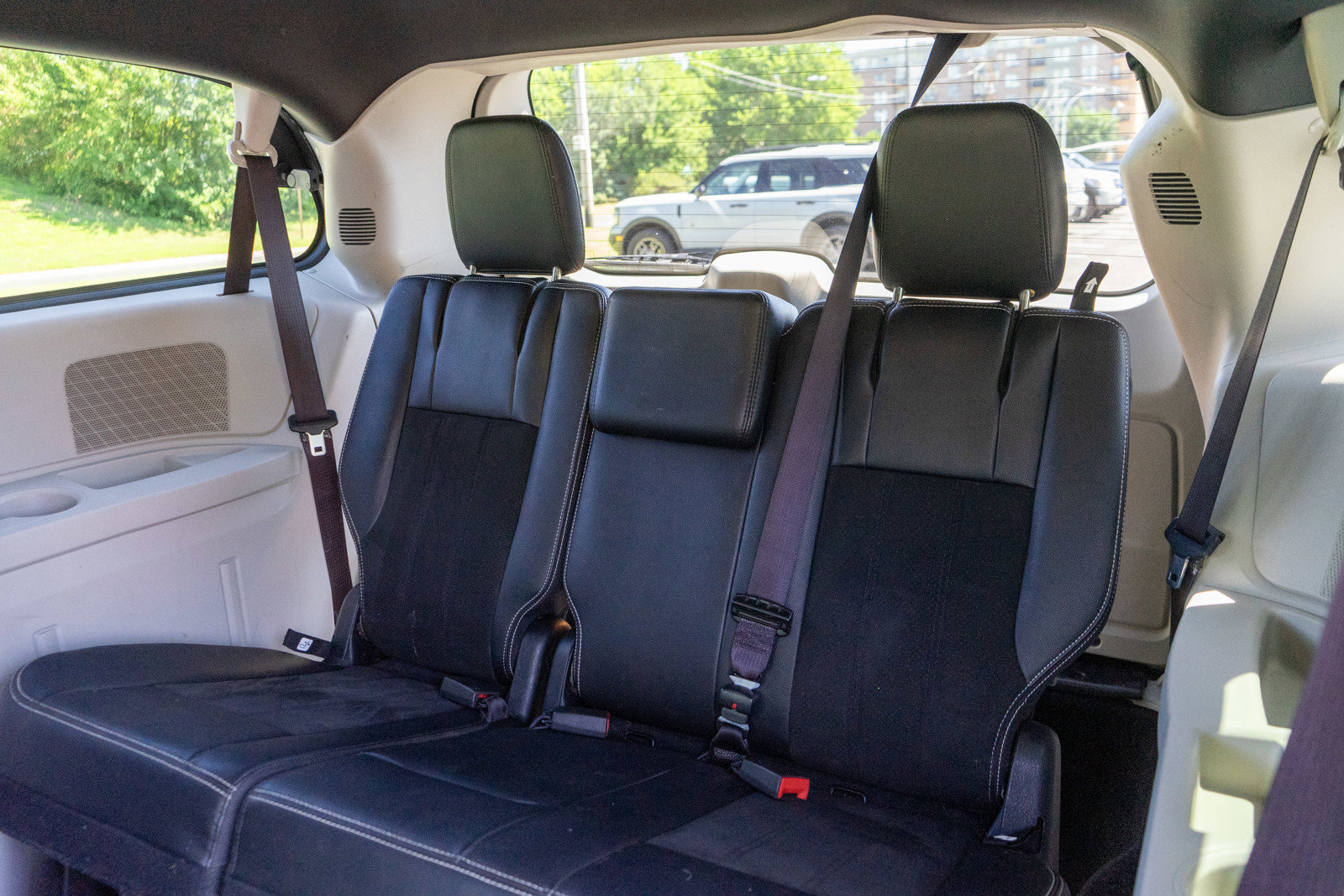 Used 2019 Dodge Grand Caravan SXT FWD image 28