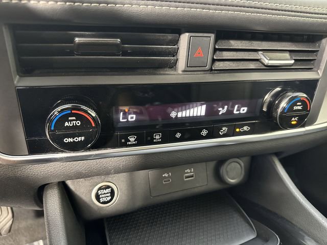 Used 2023 Nissan Rogue SV image 10