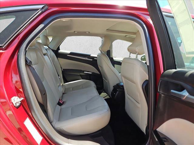 Used 2016 Ford Fusion Titanium FWD image 19